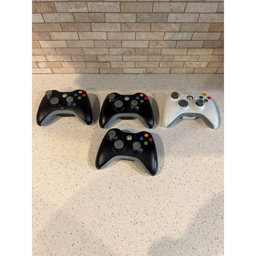 Microsoft Xbox Game Controller Lot 4 White and Black